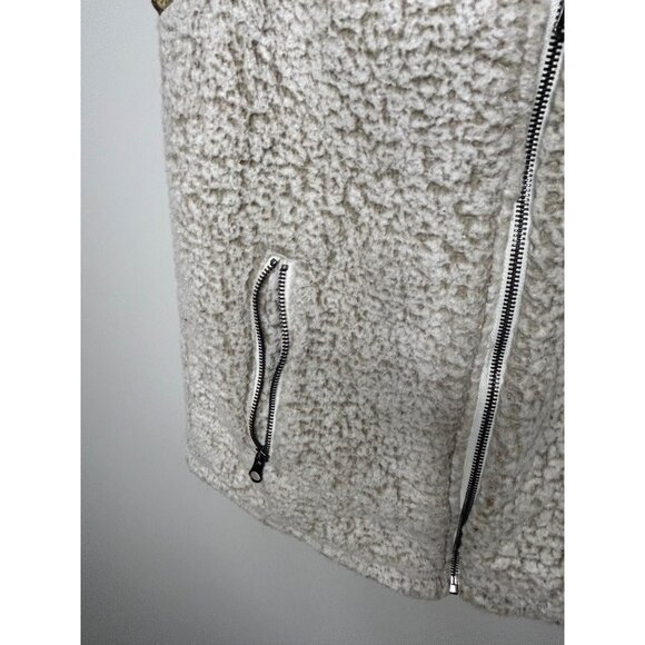 Reel Tree beige with camo lining Sherpa zip up vest Women's Size Medium - Picture 4 of 11